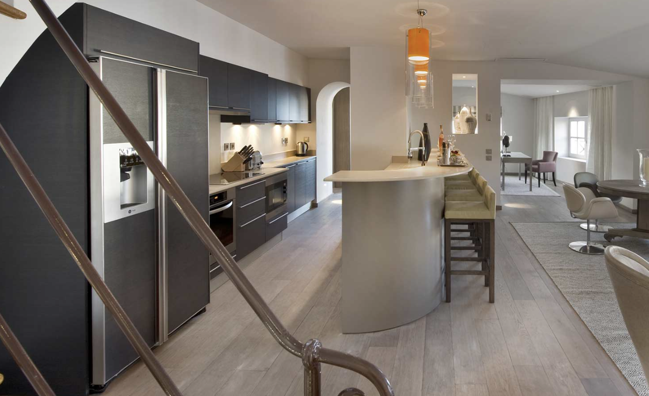 Kitchen - Luxury Apartment Les Remparts de St Tropez