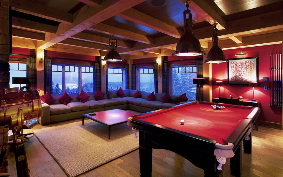 Games room Bighorn Luxury Heli-Ski Lodge in Revelstoke