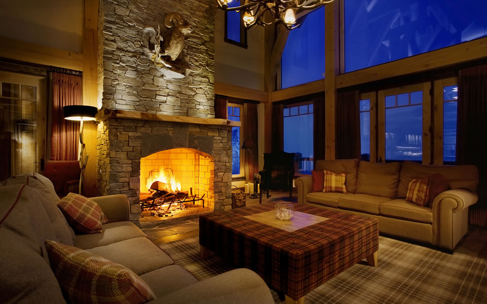Great room Bighorn Luxury Heli-Ski Lodge in Revelstoke