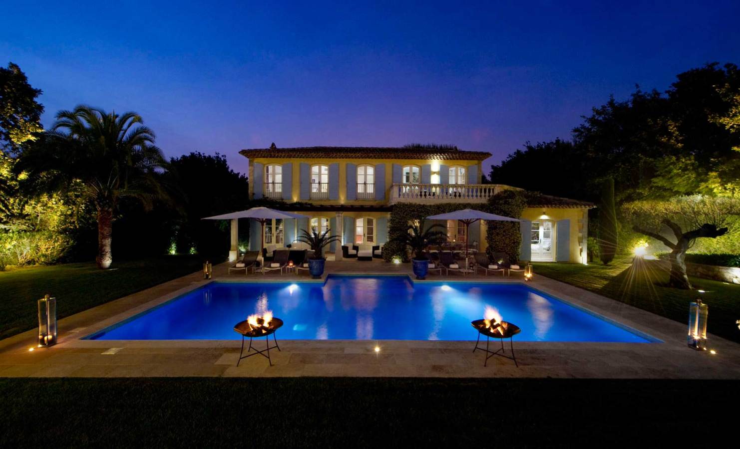Villa Pearl St Tropez Exterior with Pool at Night