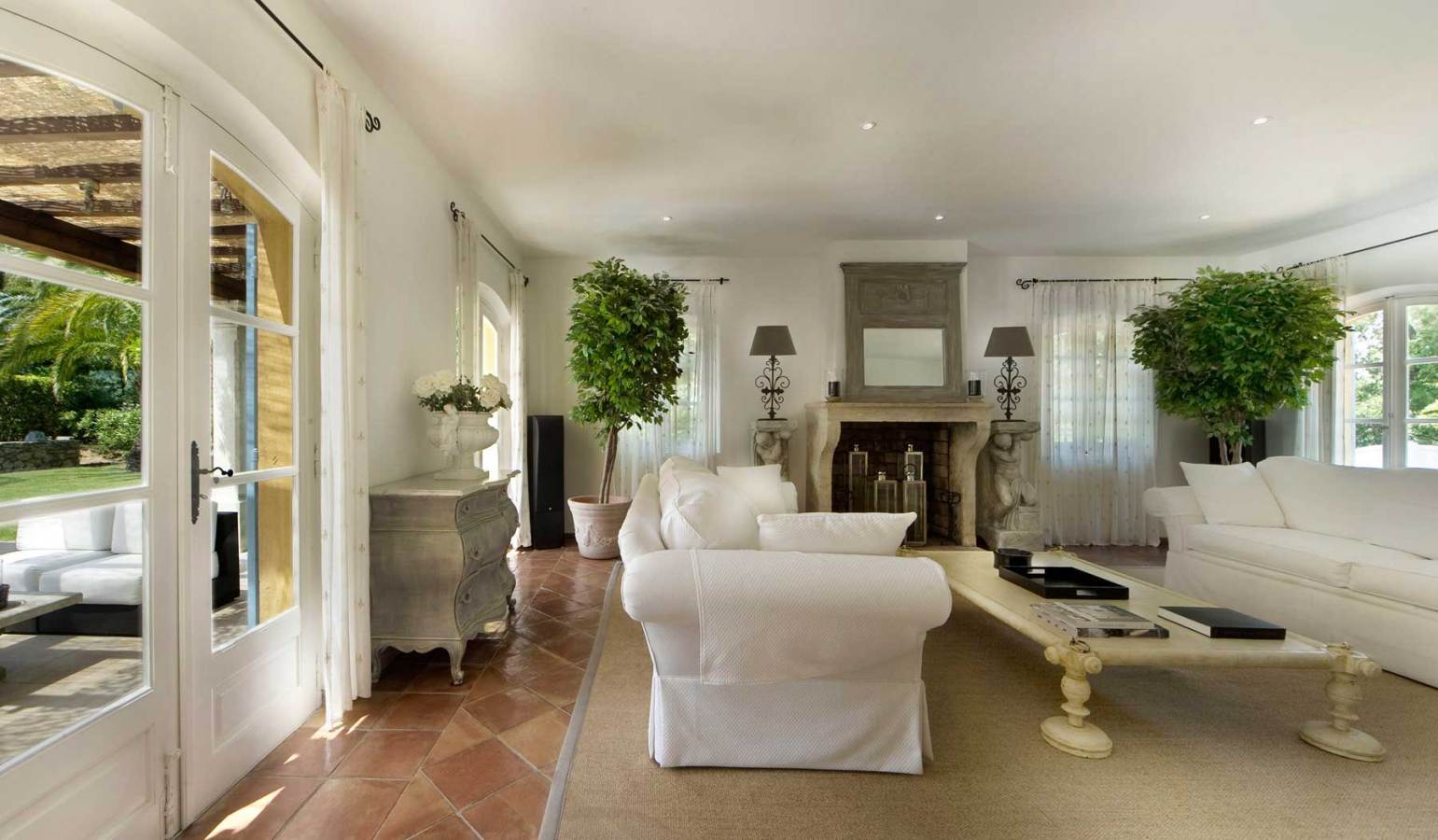 Villa Pearl St Tropez Living Room